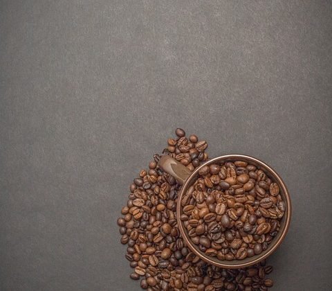 Stay Caffeinated on the Go: The Top Travel Mugs for Coffee Lovers